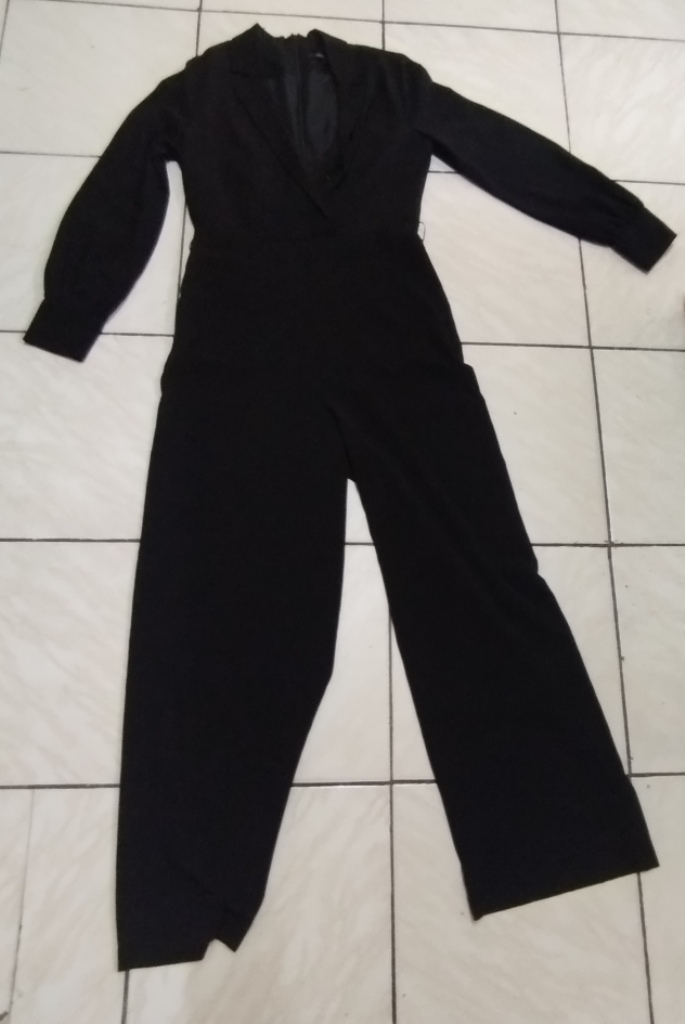 COMBINAISON  FEMME DE  COULEUR NOIRE